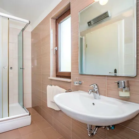 בית נופש Dorijano By Interhome Ripenda Kras